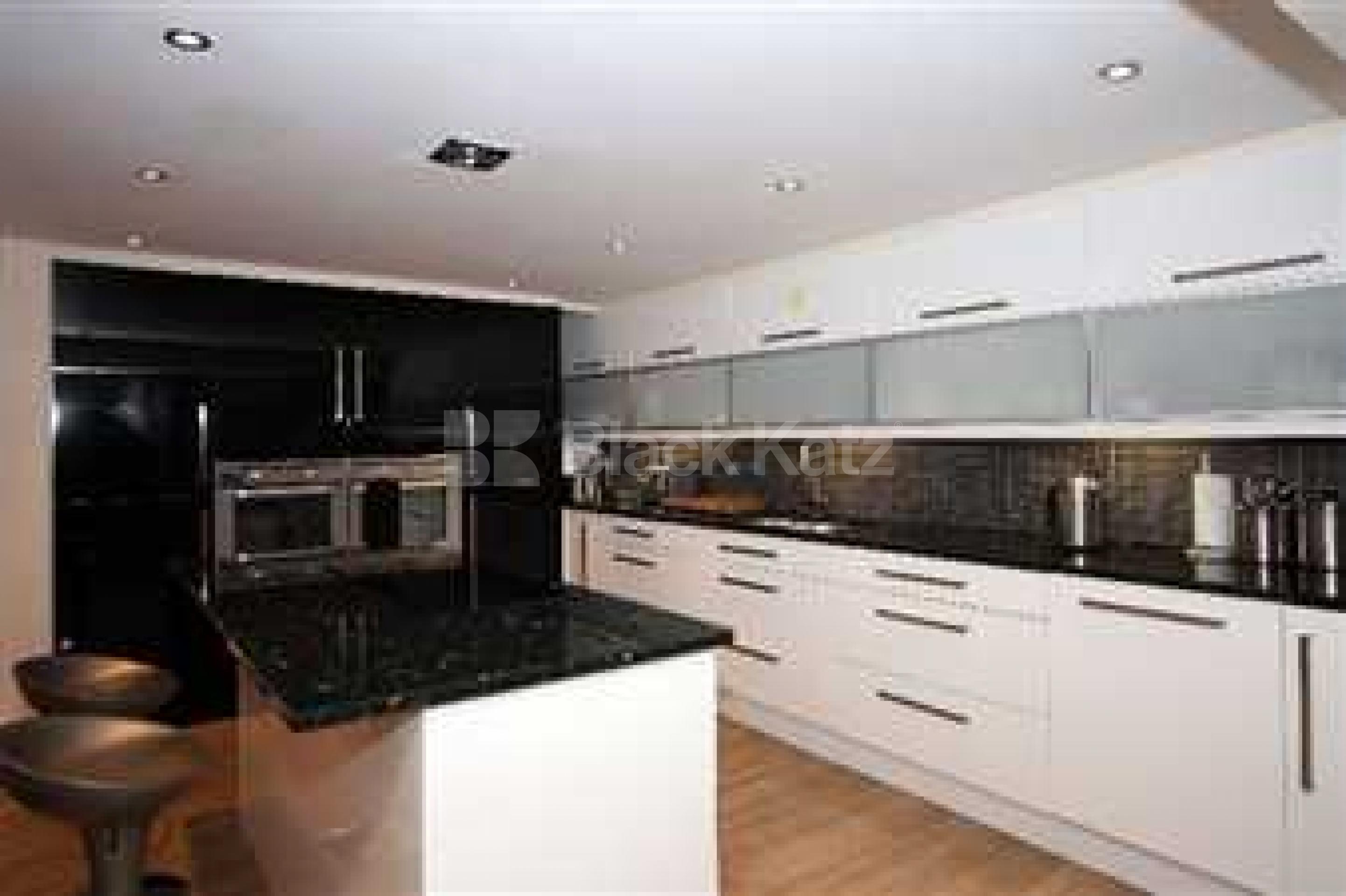 			4 Bedroom, 1 bath, 1 reception House			 Harcourt Road, Alexandra Palace N22